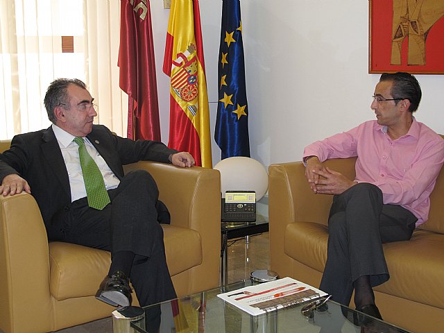 El consejero Manuel Campos recibe al alcalde de Ulea - 1, Foto 1