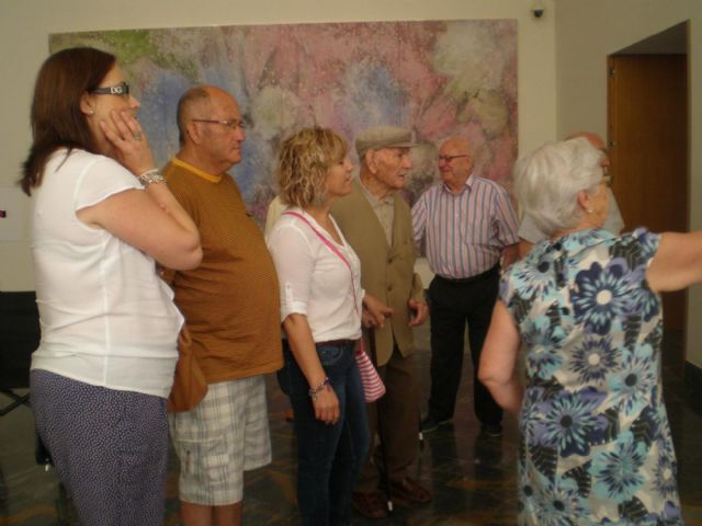 Los mayores del centro de día de El Algar conocieron la obra de Gabarrón - 4, Foto 4