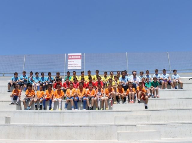 El Concejal de Deportes clausura el III Torneo de Fútbol – 7 celebrado por la escuela deportiva municipal de fútbol - 1, Foto 1