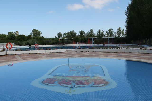 Cursos de natación, conciertos, moda, gimnasia son algunas de las actividades de este verano en la piscina municipal de La Rafa - 1, Foto 1