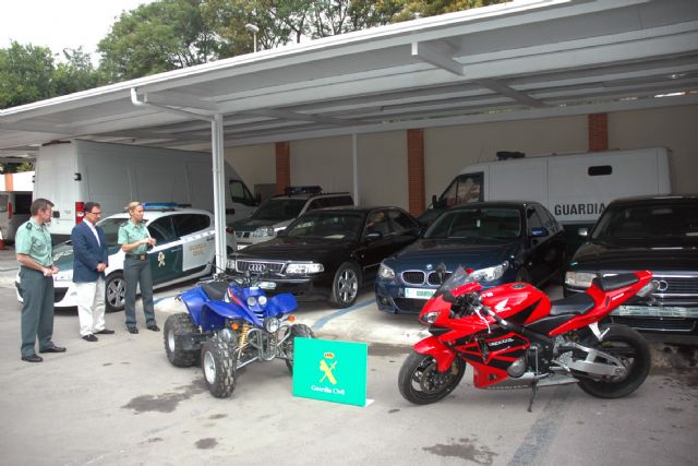 La Guardia Civil desmantela una organización criminal dedicada a cometer robos en establecimientos públicos - 4, Foto 4