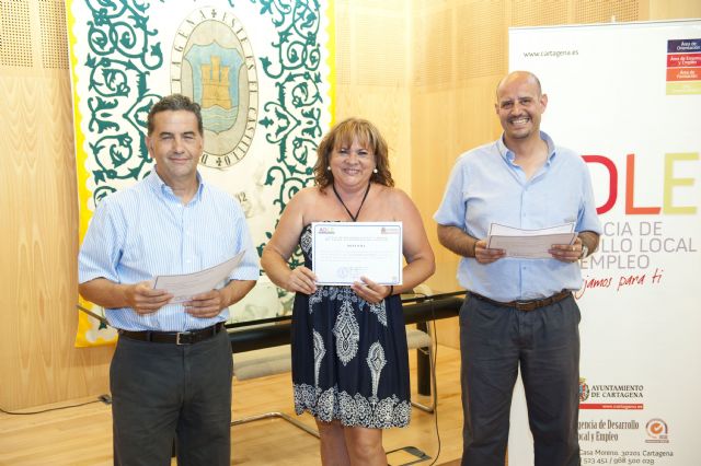 Entregados los diplomas de los cursos de Celador Sanitario e Iniciación al Buceo Deportivo de la ADLE - 3, Foto 3