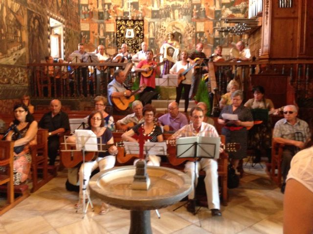 El Taller de Guitarra, Laúd y Bandurria despide el curso cantando una misa en La Santa - 1, Foto 1