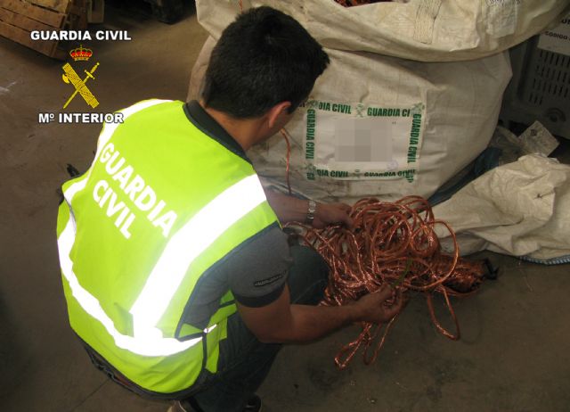 La Guardia Civil detiene a siete personas por la sustracción de cable de cobre de la red de alumbrado público - 1, Foto 1