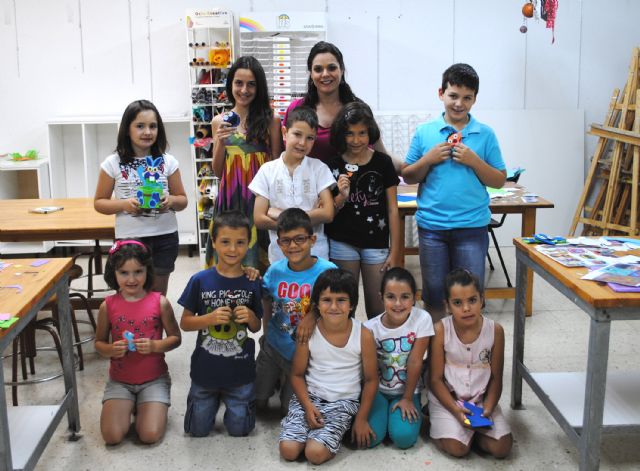 Los niños torreños se divierten en los talleres de manualidades de verano - 2, Foto 2
