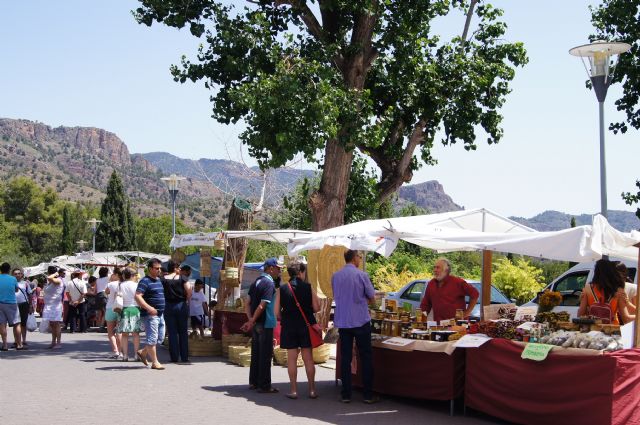El mercadillo artesano de La Santa finaliza la primera temporada del año con un gran éxito de visitantes, Foto 4
