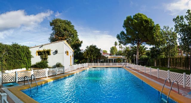 Abierta la piscina y zonas exteriores del Parador de Turismo para prestar servicios municipales durante julio y agosto - 1, Foto 1