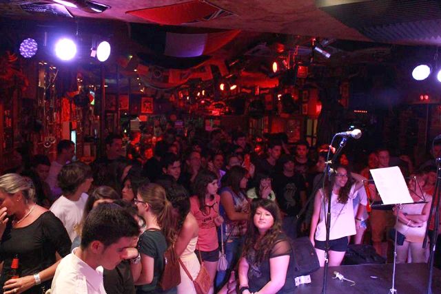 Fin de curso del IES Los Molinos a ritmo de rock - 2, Foto 2