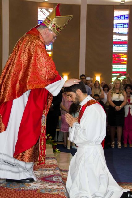 Como agua mansa ha derramado el Señor la gracia sobre vosotros para que deis fruto abundante – Mons. Lorca Planes durante la ordenación de presbíteros y diáconos - 2, Foto 2
