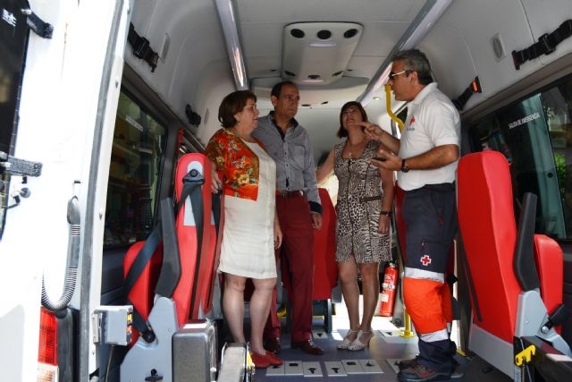 Cruz Roja Española en Águilas presenta un nuevo vehículo especialmente adaptado para usuarios con discapacidad - 2, Foto 2