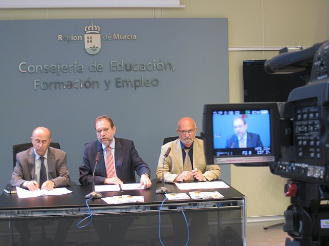 Sotoca destaca un mejor clima de convivencia escolar en la Región y la reducción de las conductas más graves - 2, Foto 2