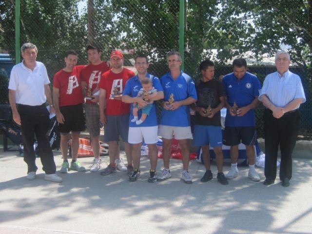 Entregados los trofeos que clausuran la VI Liga de Frontenis por equipos y Tenis - 2, Foto 2