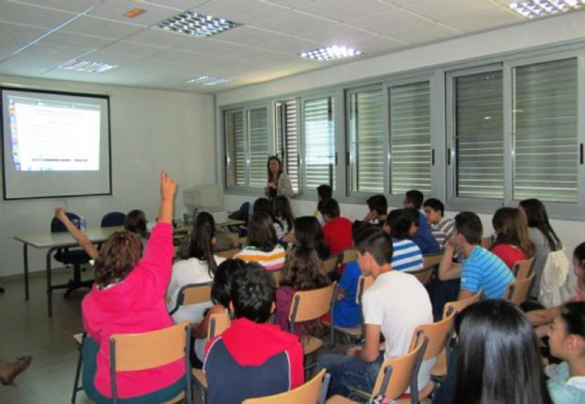 Los alumnos del IES n° 2 torreño conocen un poco más de la Unión Europea - 4, Foto 4