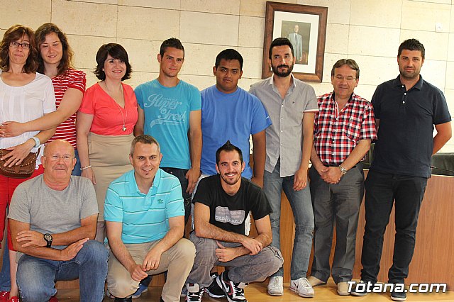 Empresas de Totana firman un convenio con el Ayuntamiento - 13