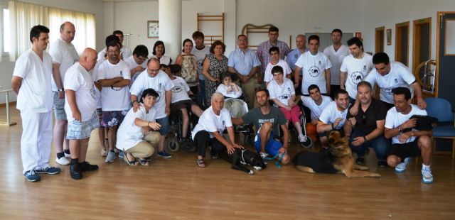 Concluye el primer taller de Terapia Asistida con Perros para personas con Discapacidad - 1, Foto 1