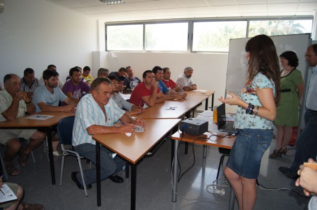 Se inauguran los cursos de capacitación para tratamientos con plaguicidas fitosanitarios y prevención riesgos laborales manejo seguro del tractor - 3, Foto 3