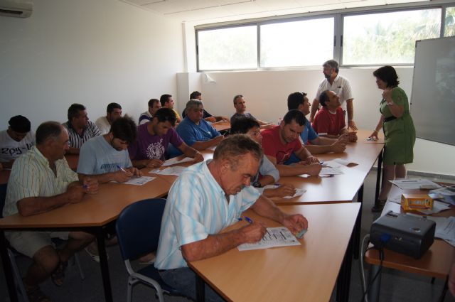 Se inauguran los cursos de capacitación para tratamientos con plaguicidas fitosanitarios y prevención riesgos laborales manejo seguro del tractor - 5, Foto 5