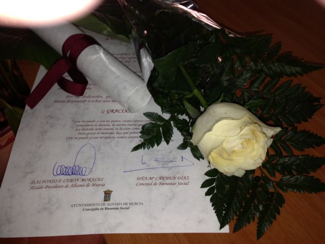 Flores para clausurar la campaña de voluntariado que se desarrolla a travs del Ayuntamiento, Foto 1