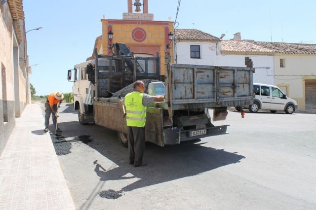 Servicios y agricultura continúan acondicionando caminos asfaltados del municipio - 1, Foto 1