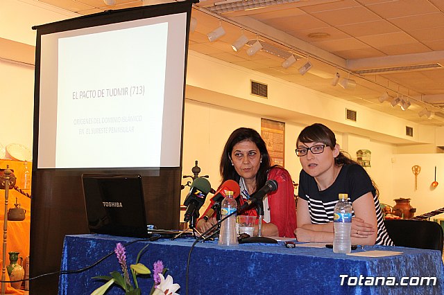 La historiadora totanera Mara Martnez ofreci la conferencia sobre el protagonismo que tuvo Totana en el proceso de islamizacin del sureste español - 1