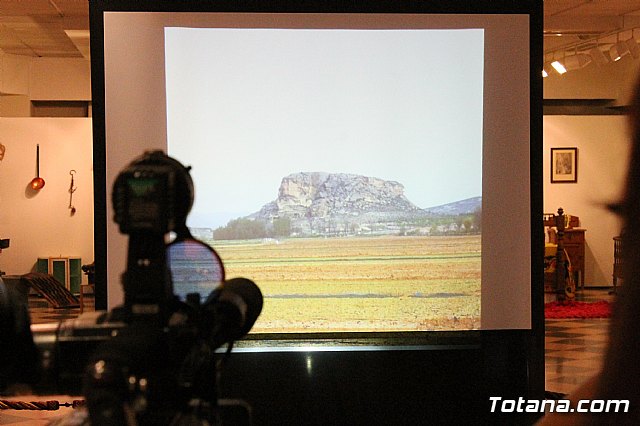 La historiadora totanera Mara Martnez ofreci la conferencia sobre el protagonismo que tuvo Totana en el proceso de islamizacin del sureste español - 16