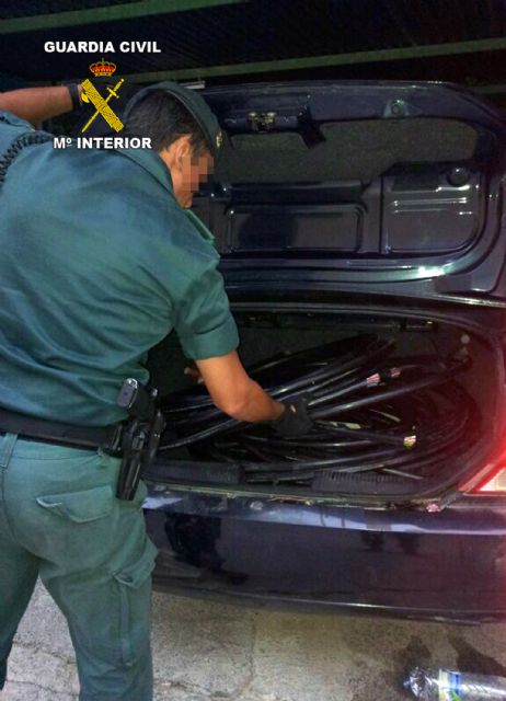 La Guardia Civil detiene a tres personas  por la sustracción de cable de cobre de tendido telefónico en Cieza - 1, Foto 1