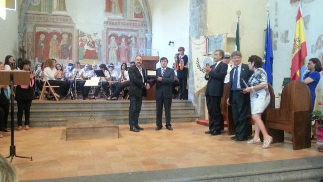 Rafael Laorden condecorado con el título de  Ciudadano Honorable por el pueblo italiano hermanado con Blanca - 1, Foto 1