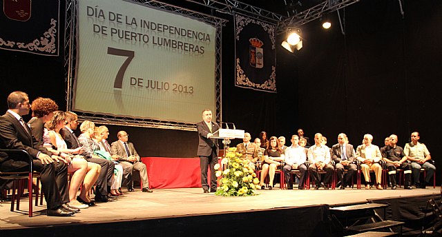 Profesionales de emergencias, CEIS y brigadas forestales de la Región son galardonados por su labor en las inundaciones de Puerto Lumbreras - 1, Foto 1