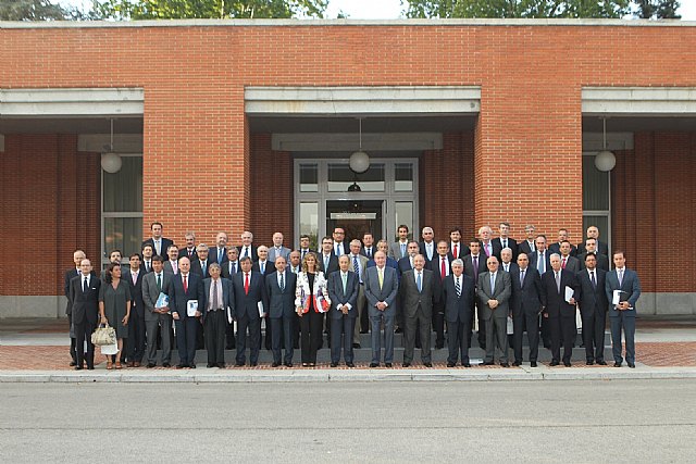 La Comunidad defiende la búsqueda de iniciativas que pongan en valor el conocimiento, la innovación y el espíritu emprendedor - 2, Foto 2