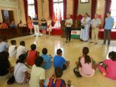 Recepcin a  los niños saharauis que pasan sus vacaciones con familias murcianas