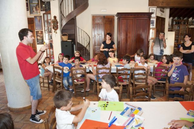 Una veintena de ni&ntilde;os dibujó sus instrumentos musicales favoritos en la Casa del Folclore de La Palma - 2, Foto 2