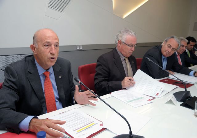 Cajamar destina 65.000 euros para becas y actividades culturales y científicas de la Universidad de Murcia - 1, Foto 1