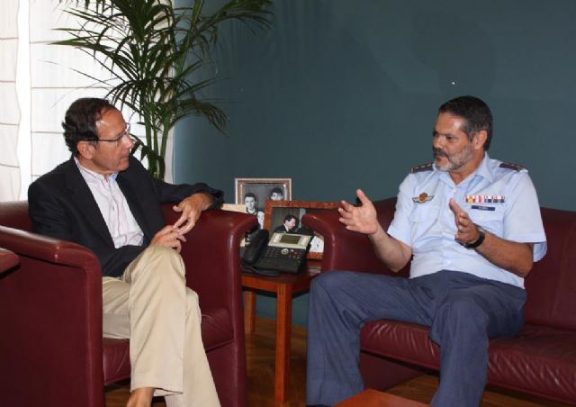 Cámara recibe al Coronel Jefe de la Base Aérea de Alcantarilla - 1, Foto 1