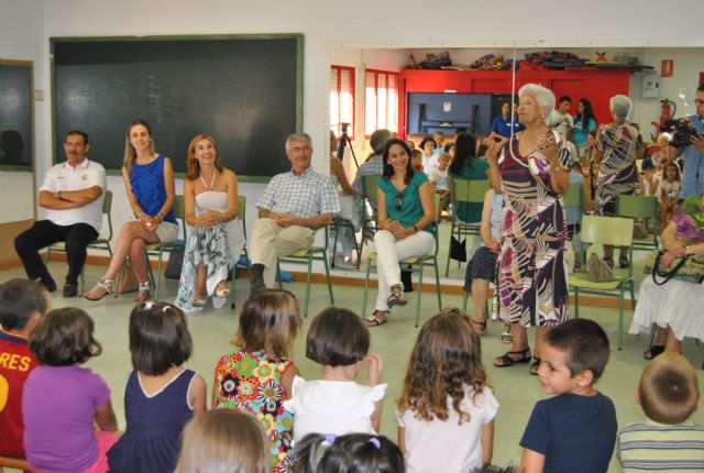 Los Mayores de San Javier visitan la Escuela de Verano para compartir con los niños un día de circo - 1, Foto 1
