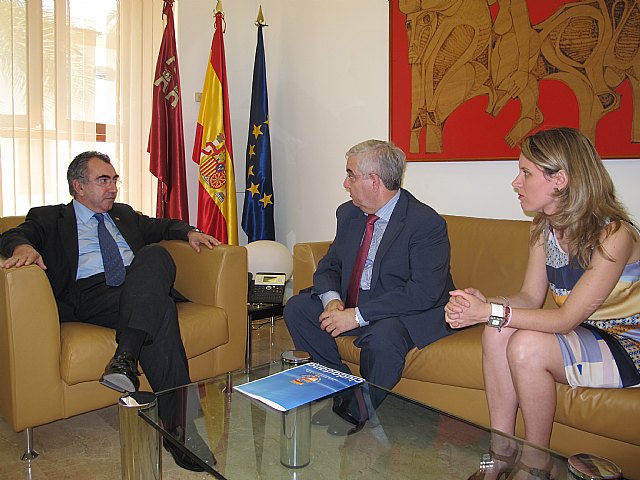 El consejero de Presidencia, Manuel Campos, se reúne con el alcalde de Jumilla, Enrique Jiménez - 1, Foto 1