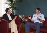 Cmara recibe al Coronel Jefe de la Base Area de Alcantarilla