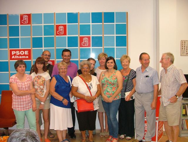 Reconocimiento en la Casa del Pueblo a las afiliados y simpatizantes del PSOE que han colaborado en los talleres de lectura e ingles, Foto 2