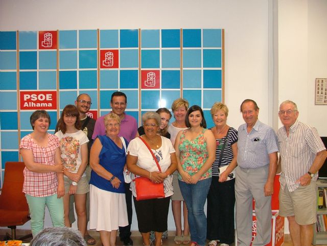 Reconocimiento en la Casa del Pueblo a las afiliados y simpatizantes del PSOE que han colaborado en los talleres de lectura e ingles, Foto 4