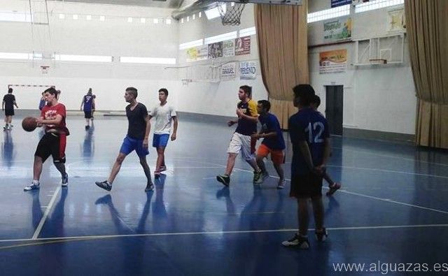 El trofeo del Primer Campeonato de Baloncesto 3x3 - 1, Foto 1