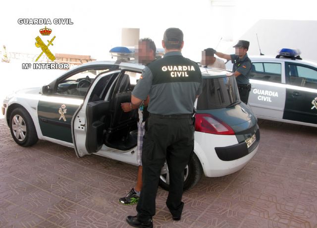 La Guardia Civil detiene a seis personas por el robo en varias explotaciones agrícolas, Foto 3