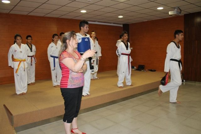 Más de sesenta niños y niñas de las ludotecas de verano asisten a una exhibición de Taekwondo - 1, Foto 1