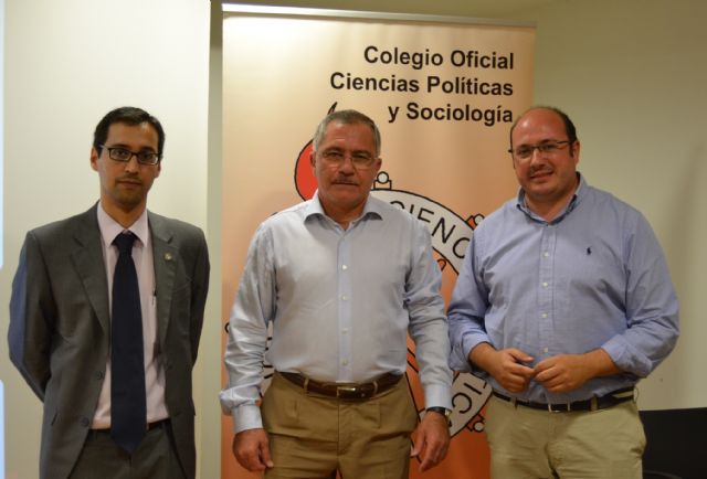 El alcalde de Águilas y el vicepresidente de la Asamblea Regional clausuran la Jornada de políticas de turismo y festejos locales - 2, Foto 2