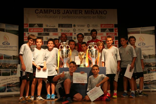 El I Campus de Fútbol 'Javier Miñano' se despide con la mirada puesta en una segunda edición en 2014 - 1, Foto 1