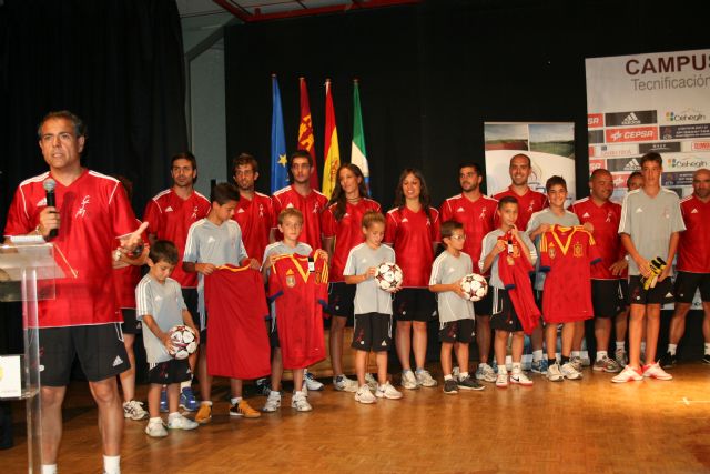 El I Campus de Fútbol 'Javier Miñano' se despide con la mirada puesta en una segunda edición en 2014 - 3, Foto 3