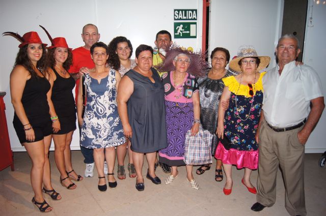 La Federación de Peñas del Carnaval organizó la Fiesta del Sombrero en la que se dieron cita más de doscientas personas, Foto 4