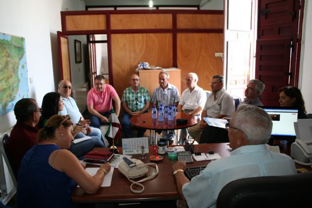 Enrique Pérez apoya y orienta a la junta directiva del Centro de Personas Mayores en su nueva andadura - 2, Foto 2