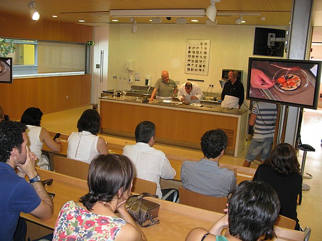 Turismo acoge una clase magistral a cargo del actor Juan Echanove y el crítico José Carlos Capel - 1, Foto 1