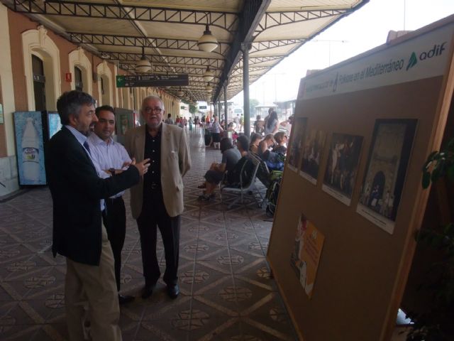 La estación Murcia del Carmen acoge una exposición fotográfica sobre el Festival de Folklore en el Mediterráneo - 3, Foto 3