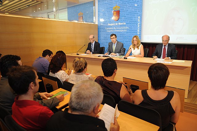 El 92 por ciento de las subvenciones públicas que reciben las empresarias de la Región procede de la Administración autonómica - 1, Foto 1