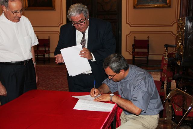 La Diócesis de Cartagena y el Ayuntamiento de Torre Pacheco firman un acuerdo para la cesión de un local para Cáritas en Roldán - 3, Foto 3